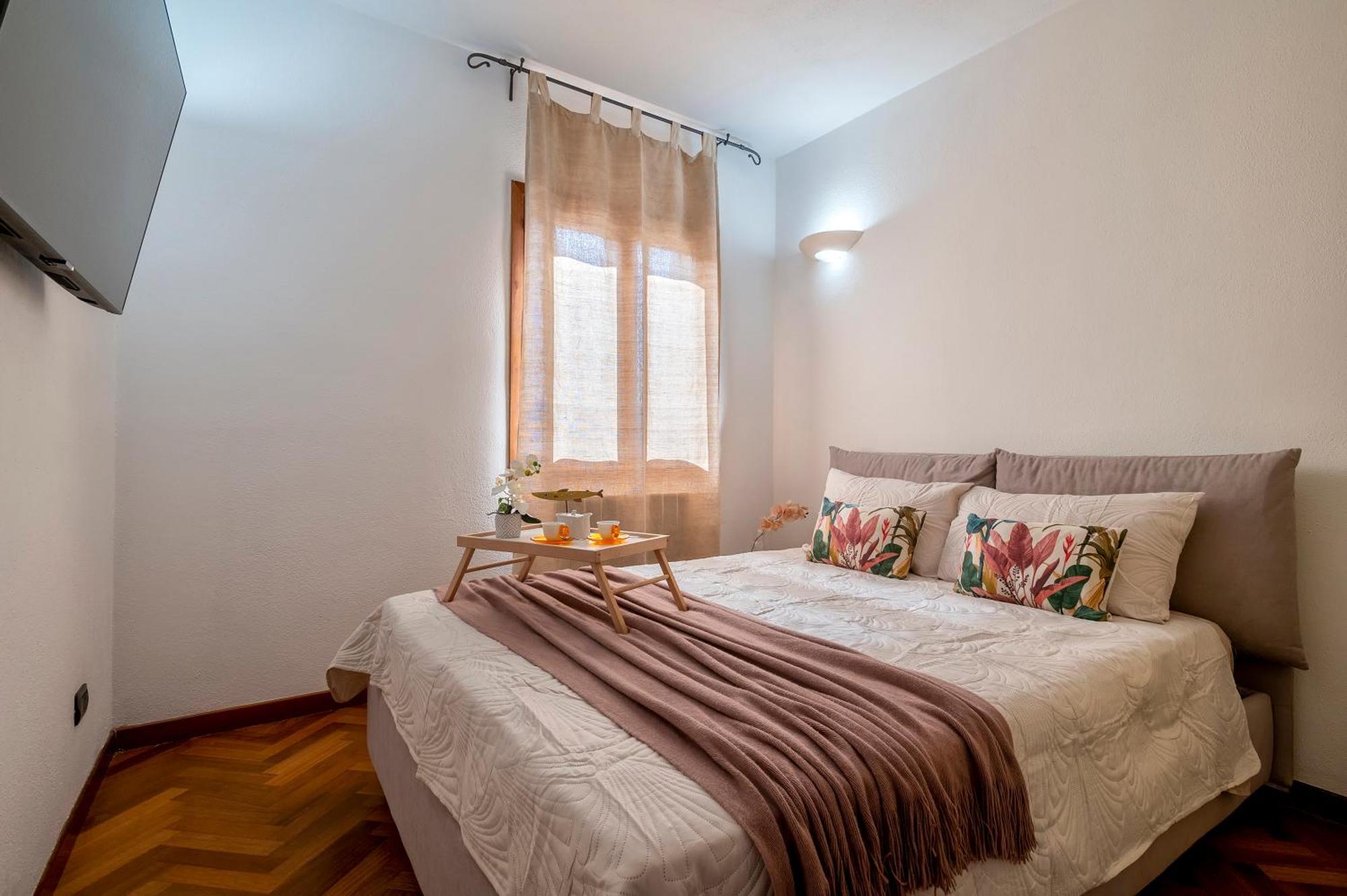 Exclusive House City Center With Private Terrace Apartment